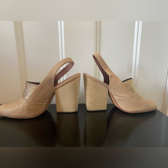 RACHEL COMEY size 8 tan leather sling backs with wooden heels. - Picture 3 of 7